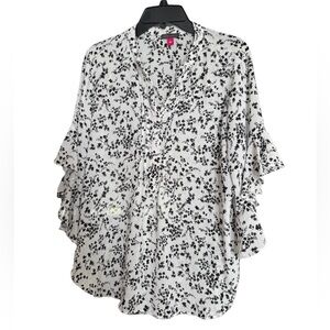 Vince Camuto Black & White Patterned Blouse